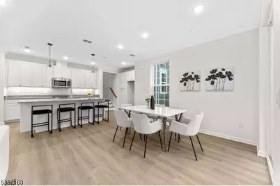 221 Myrtle Rd, Warren Township, NJ 07059 - Photo 5