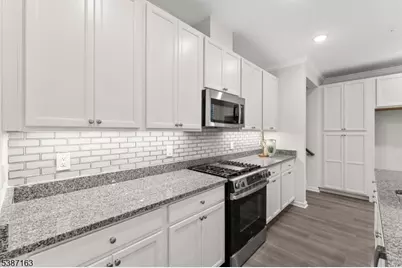 221 Myrtle Rd, Warren Township, NJ 07059 - Photo 7