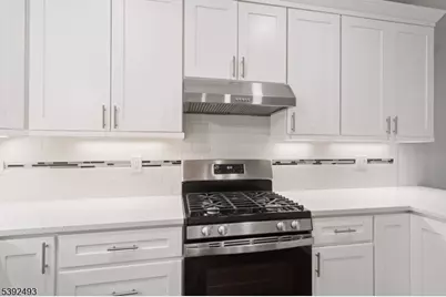 22B Arcadia Pl, Union Township, NJ 07088 - Photo 11