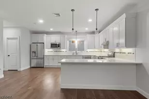 22B Arcadia Pl, Union Township, NJ 07088 - Photo 7