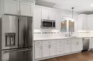 22B Arcadia Pl, Union Township, NJ 07088 - Photo 9