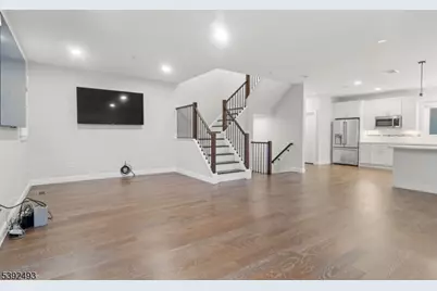 22B Arcadia Pl, Union Township, NJ 07088 - Photo 3