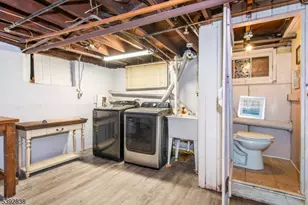 331 Diamond Bridge Ave, Hawthorne, NJ 07506 - Photo 13