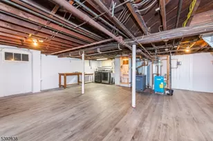 331 Diamond Bridge Ave, Hawthorne, NJ 07506 - Photo 15