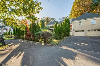 11 Mountain Way South, West Orange Township, NJ 07052 - Photo 3