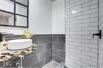 284 S 6th St, Newark, NJ 07103 - Photo 15