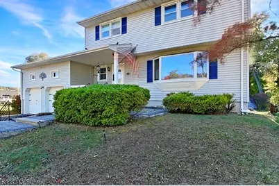 54 Mapledale Ave, Roxbury Township, NJ 07876 - Photo 5