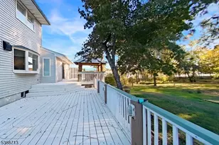 54 Mapledale Ave, Roxbury Township, NJ 07876 - Photo 9