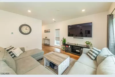 69 Veterans Way, Morris Plains, NJ 07950 - Photo 3