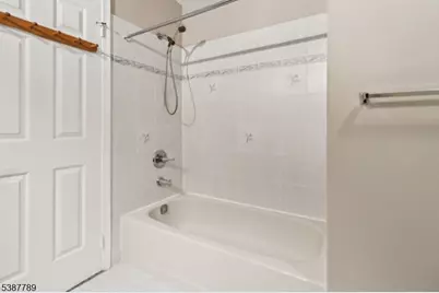 10G Brookline Ct, Montgomery Township, NJ 08540 - Photo 25