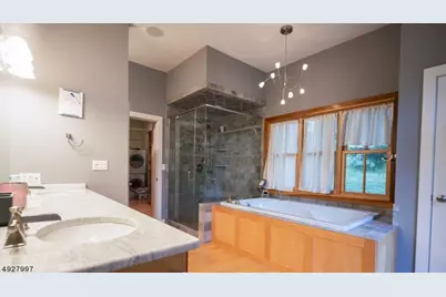 201 Lows Hollow Rd, Lopatcong Township, NJ 08886 - Photo 19