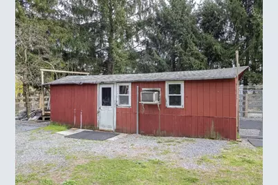 201 Lows Hollow Rd, Lopatcong Township, NJ 08886 - Photo 37