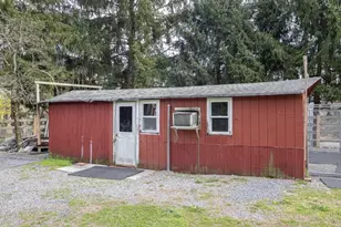 201 Lows Hollow Rd, Lopatcong Township, NJ 08886 - Photo 37