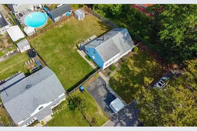 990 Rebecca Pl, Woodbridge Township, NJ 08830 - Photo 17