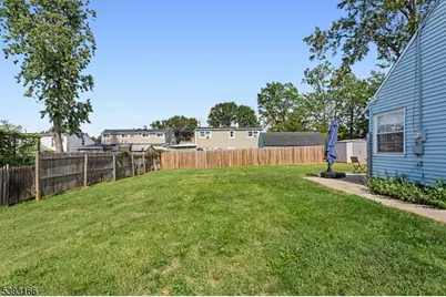 990 Rebecca Pl, Woodbridge Township, NJ 08830 - Photo 7