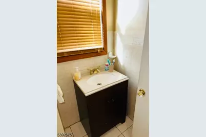 569 Cornell St, Perth Amboy, NJ 08861 - Photo 7