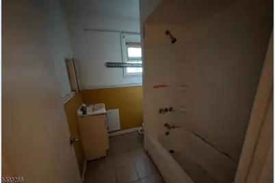 116 Mayor Gibson, Newark, NJ 07104 - Photo 9