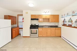 91 Mawhinney Ave, Hawthorne, NJ 07506 - Photo 3