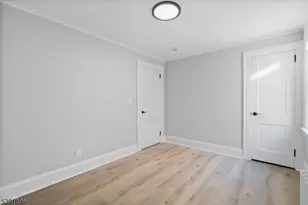 895 Port Reading Ave, Woodbridge Township, NJ 07064 - Photo 9