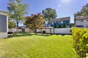 327 Roosevelt Ln, Kenilworth, NJ 07033 - Photo 15