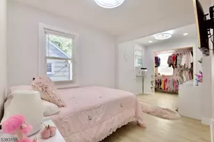 327 Roosevelt Ln, Kenilworth, NJ 07033 - Photo 9