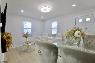 327 Roosevelt Ln, Kenilworth, NJ 07033 - Photo 5