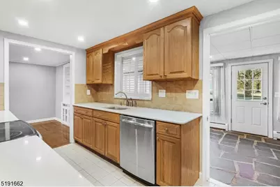 27 Hillcrest Road, Warren Township, NJ 07059 - Photo 3