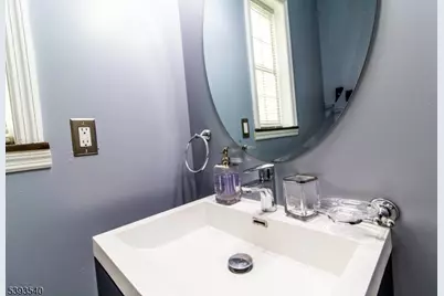 139B Laurel Ave, Union Township, NJ 07083 - Photo 9