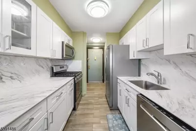 1225 Kennedy Blvd, Bayonne, NJ 07002 - Photo 9