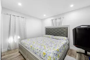 170 Clinton Pl, Newark, NJ 07112 - Photo 11