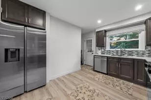 85 Ivy Ln, Bridgewater, NJ 08807 - Photo 5