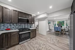 85 Ivy Ln, Bridgewater, NJ 08807 - Photo 7