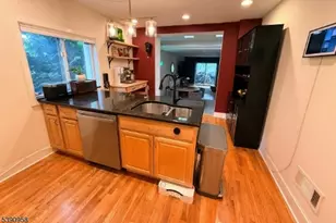 8 Carroll Pl, Weehawken, NJ 07086 - Photo 7