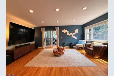 8 Carroll Pl, Weehawken, NJ 07086 - Photo 1