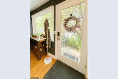 8 Carroll Pl, Weehawken, NJ 07086 - Photo 5