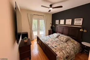 8 Carroll Pl, Weehawken, NJ 07086 - Photo 15