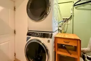 8 Carroll Pl, Weehawken, NJ 07086 - Photo 25