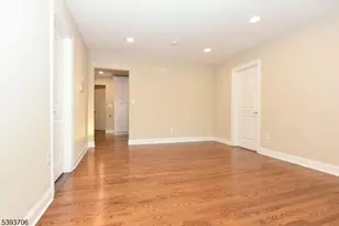 105 Parkway, Rochelle Park Township, NJ 07662 - Photo 15