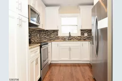 105 Parkway #2, Rochelle Park Township, NJ 07662 - Photo 3