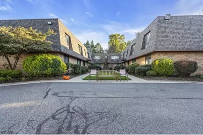 164 Diamond Bridge Ave #18, Hawthorne, NJ 07506 - Photo 1