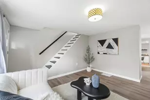 330 John St, Elizabeth, NJ 07202 - Photo 3