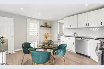 330 John St, Elizabeth, NJ 07202 - Photo 7