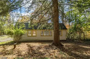 716 Sweet Hollow Rd, Alexandria Township, NJ 08804 - Photo 3