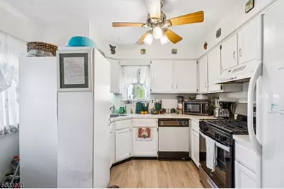 48 Woodland Way, South Brunswick Township, NJ 08810 - Photo 9