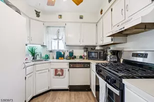 48 Woodland Way, South Brunswick Township, NJ 08810 - Photo 11