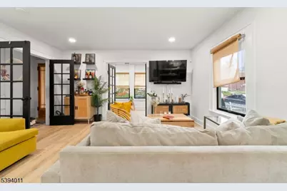 11 W Gouverneur Ave, Rutherford, NJ 07070 - Photo 7