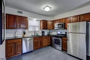 70 Orchard St, Newark, NJ 07102 - Photo 5