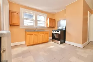 180 Hobson St 2nd Fl, Newark, NJ 07112 - Photo 5