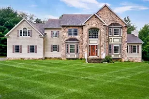 15 Berry Ct, Mount Olive, NJ 07836 - Photo 1