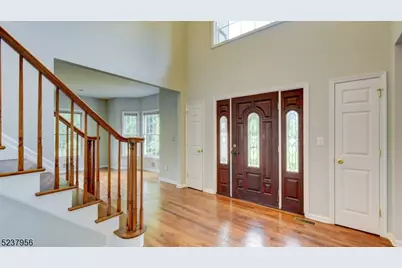 15 Berry Ct, Mount Olive, NJ 07836 - Photo 3